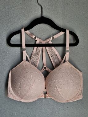 Victoria's Secret Blush Pink Lace Wildflower Front Close Strappy Push Up Bra